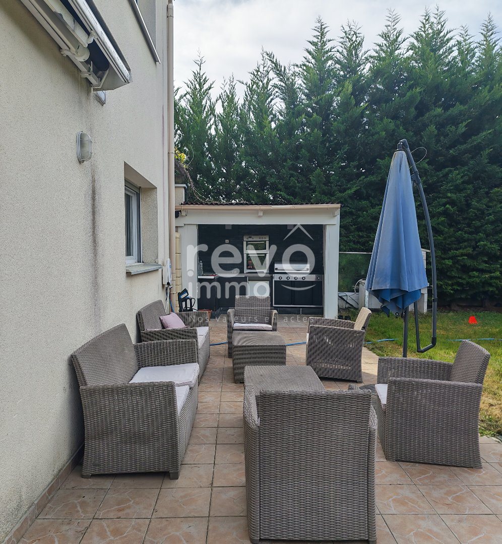 Maison à vendre, 117m², Monthieux