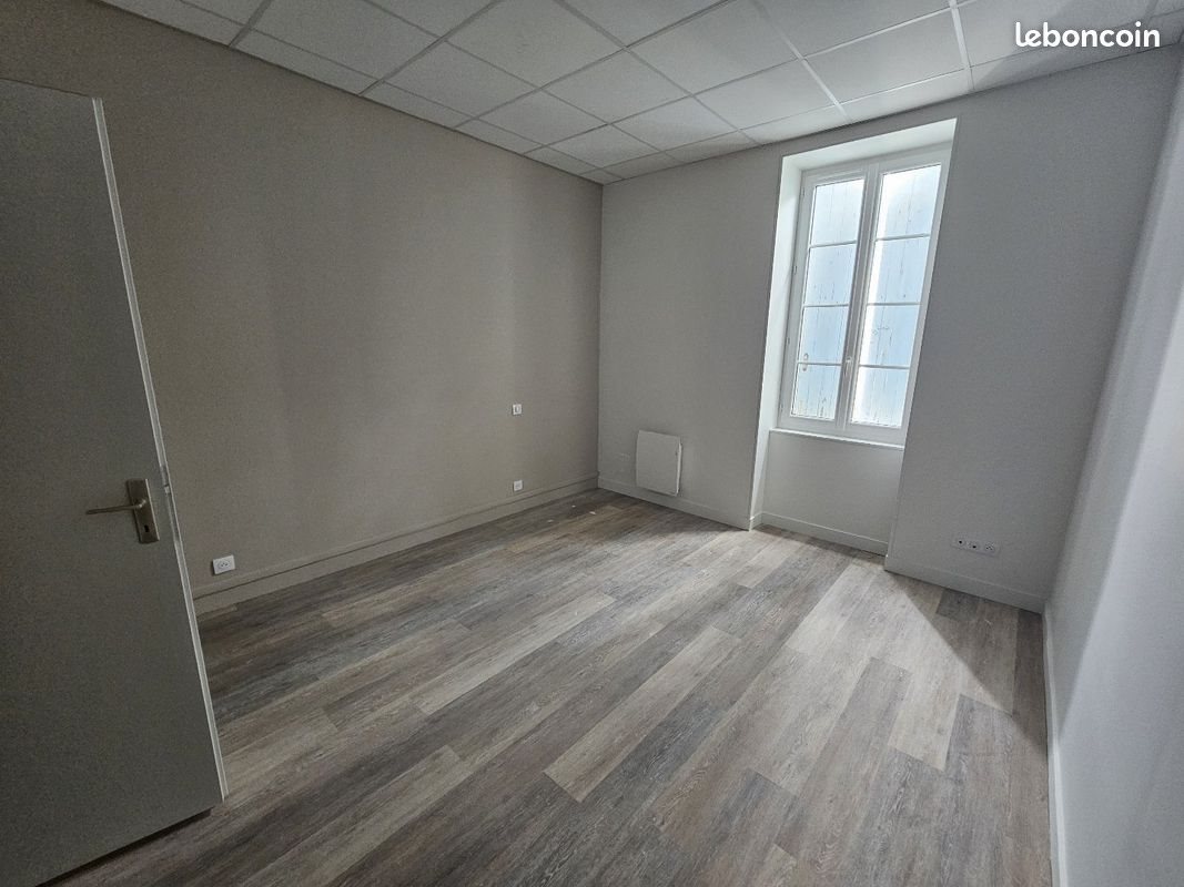 Appartement à louer, 47m², Burie