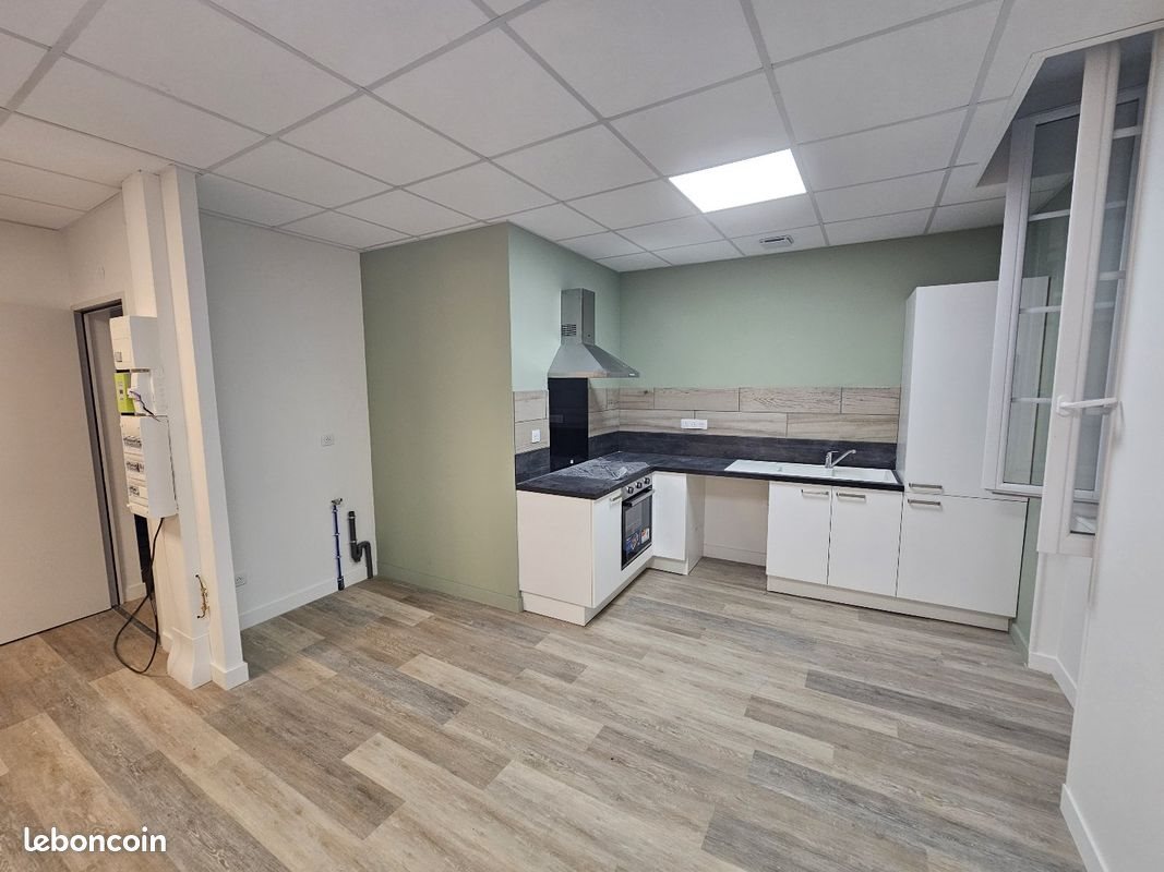 Appartement à louer, 75m², Burie