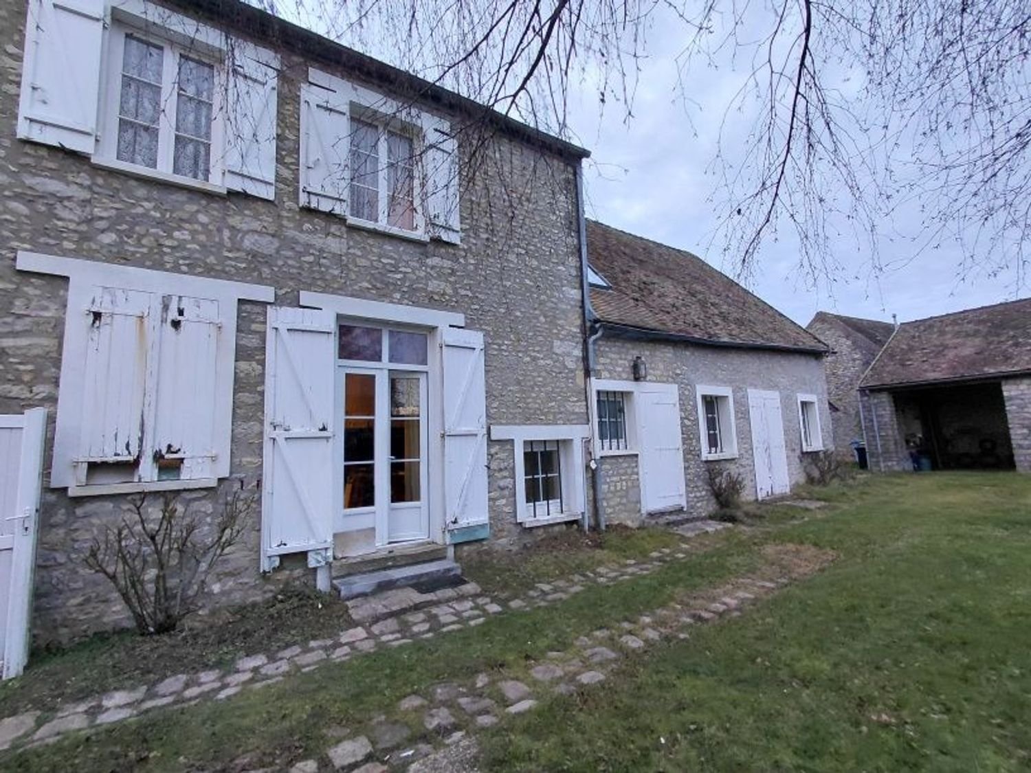 Photo 1
