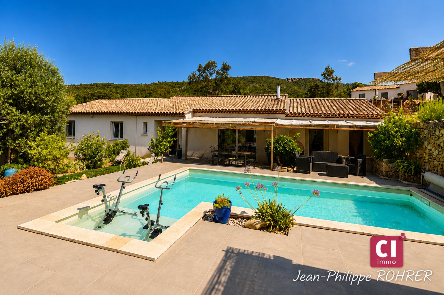 Maison à vendre, 212m², Sainte-Anastasie-sur-Issole
