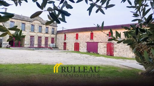 Maison 8 pièces 461 m² · à Berson · 461 m² · 789 000 €