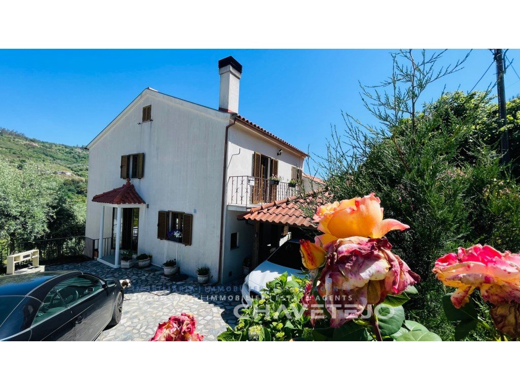 Finca con 1ha de terreno, casas de invitados y con unas vistas impresionantes