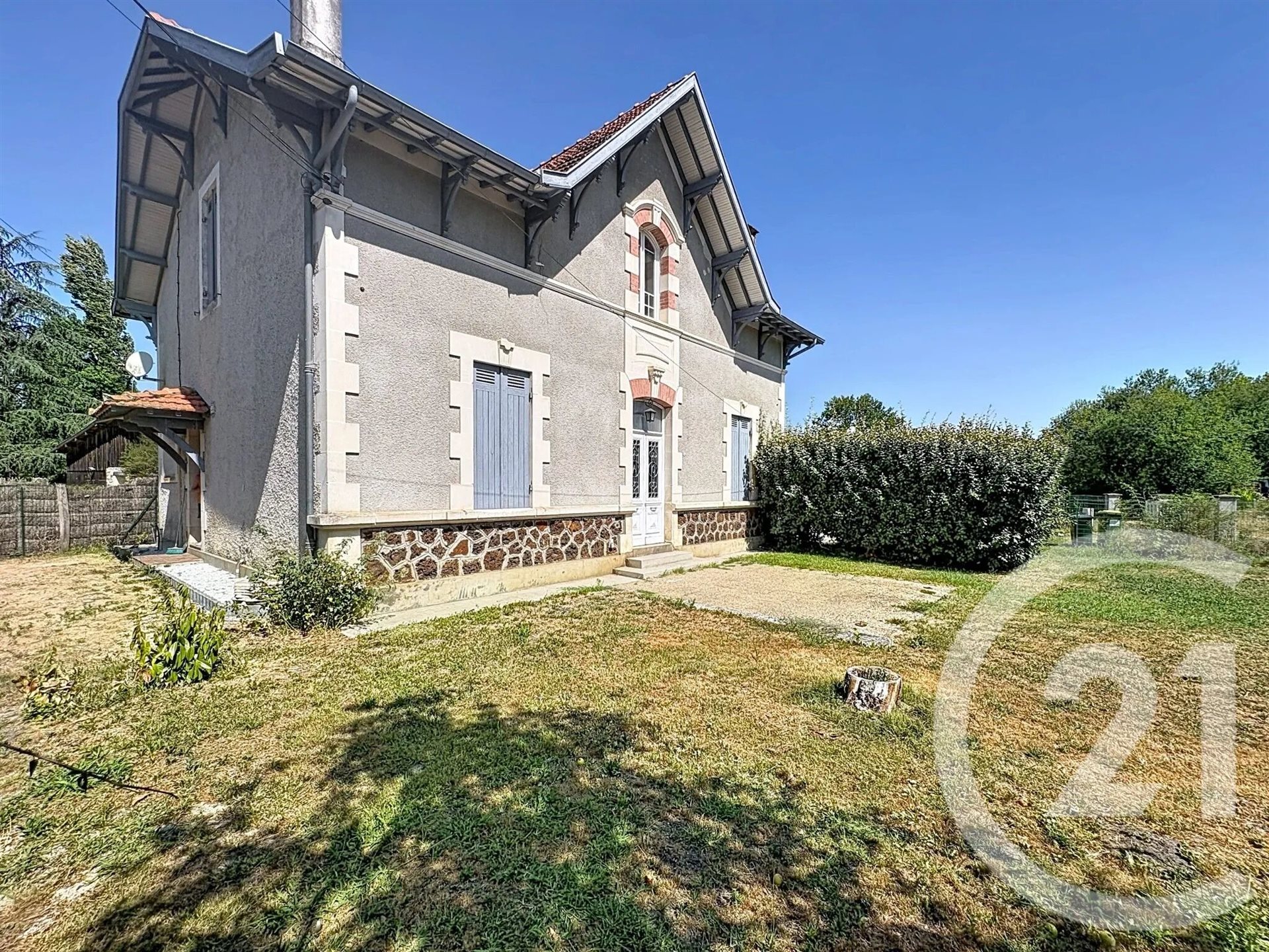 Appartement à louer, 81m², Salles