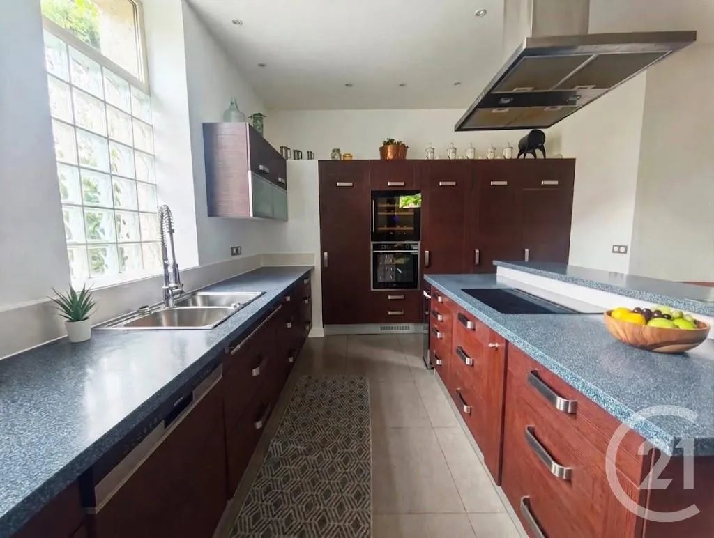 Maison à vendre, 212m², Le Mesnil-le-Roi