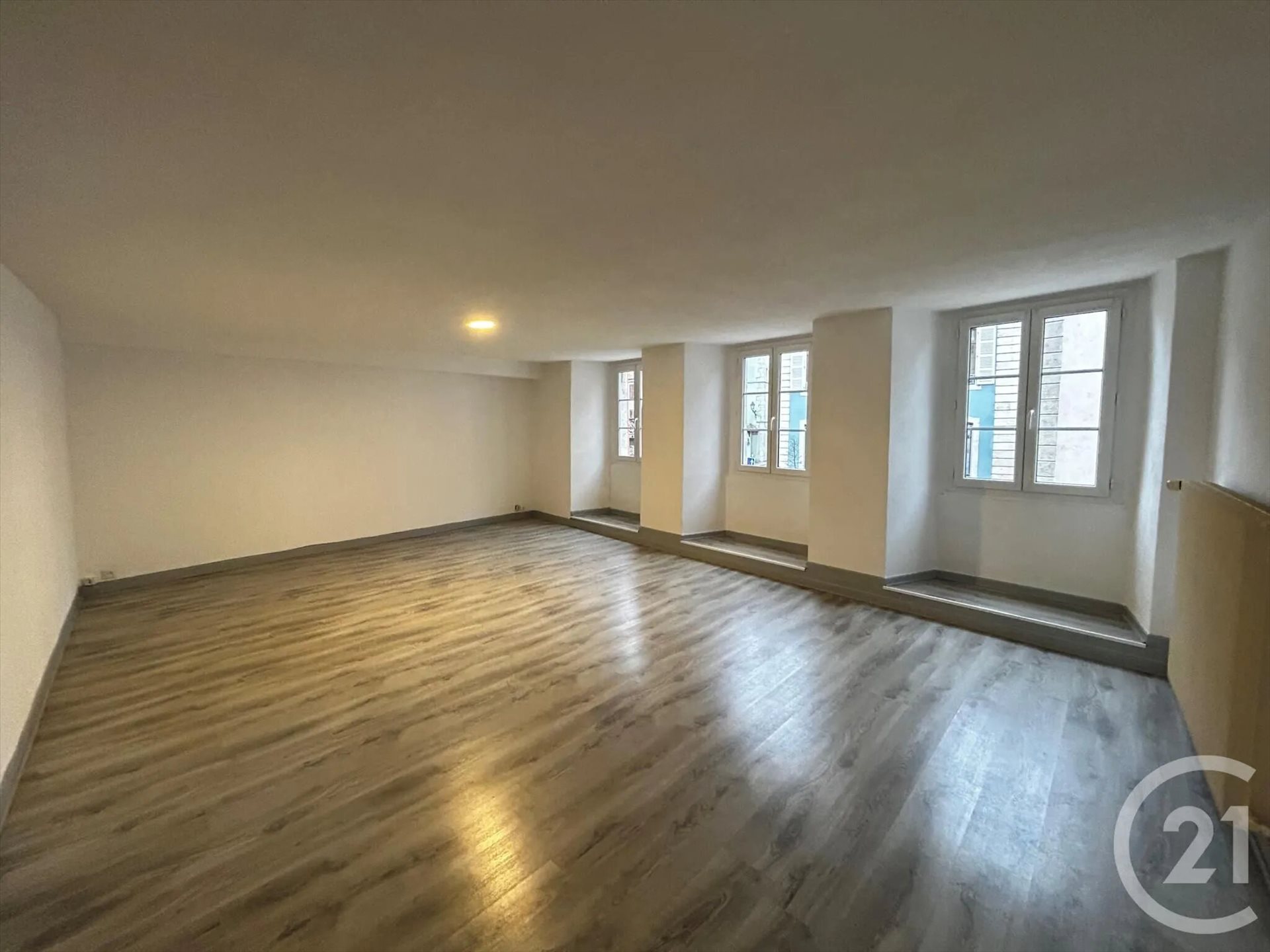 Appartement à louer, 104m², Delle