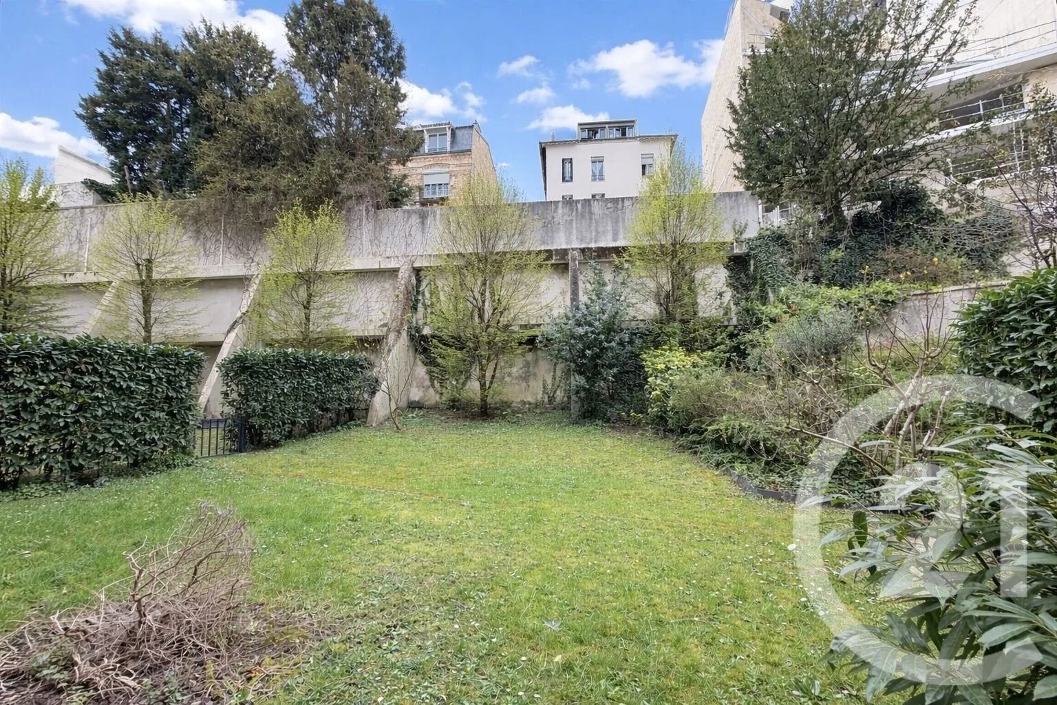 Appartement à louer, 45m², Suresnes
