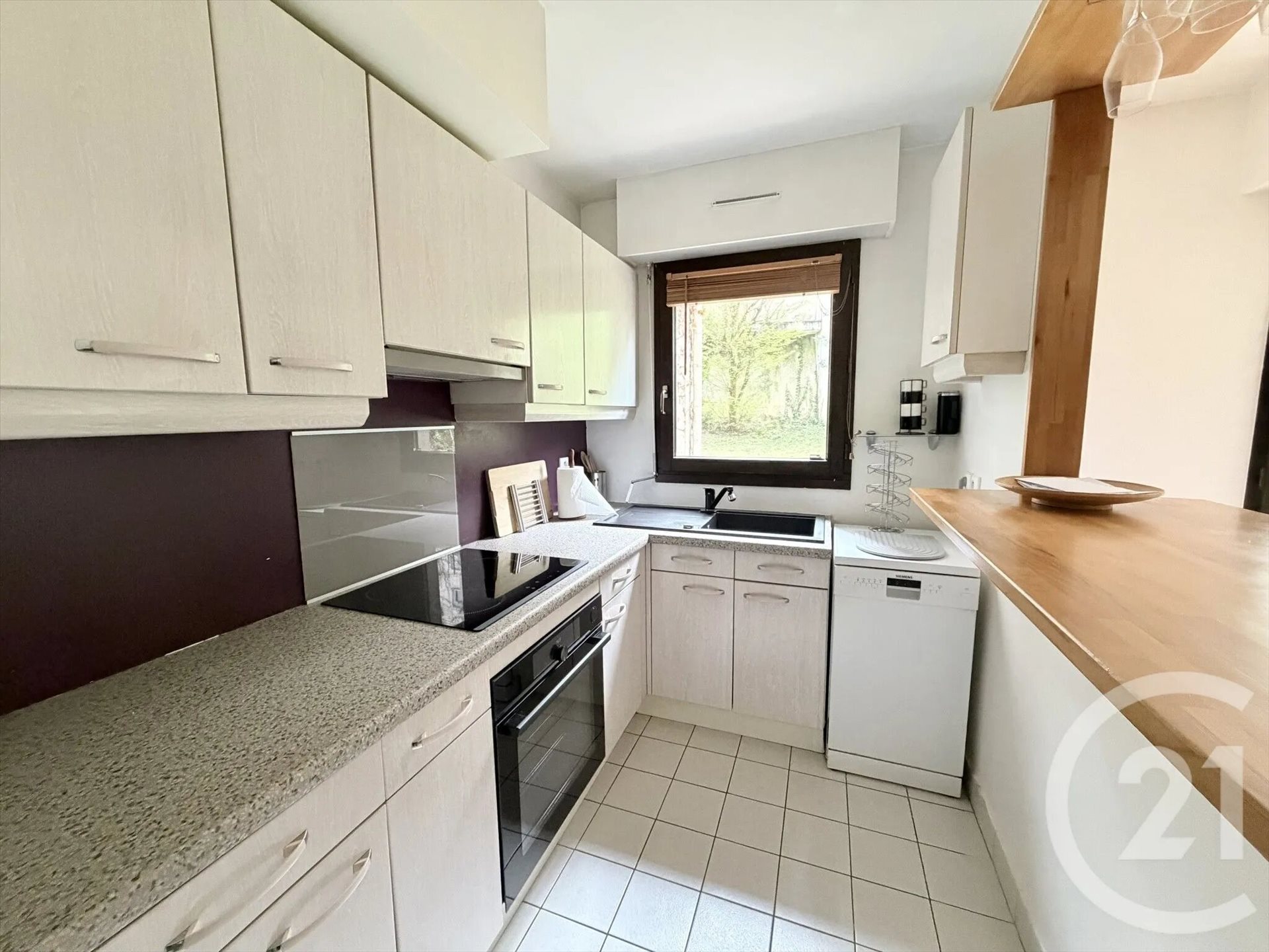 Appartement à louer, 45m², Suresnes