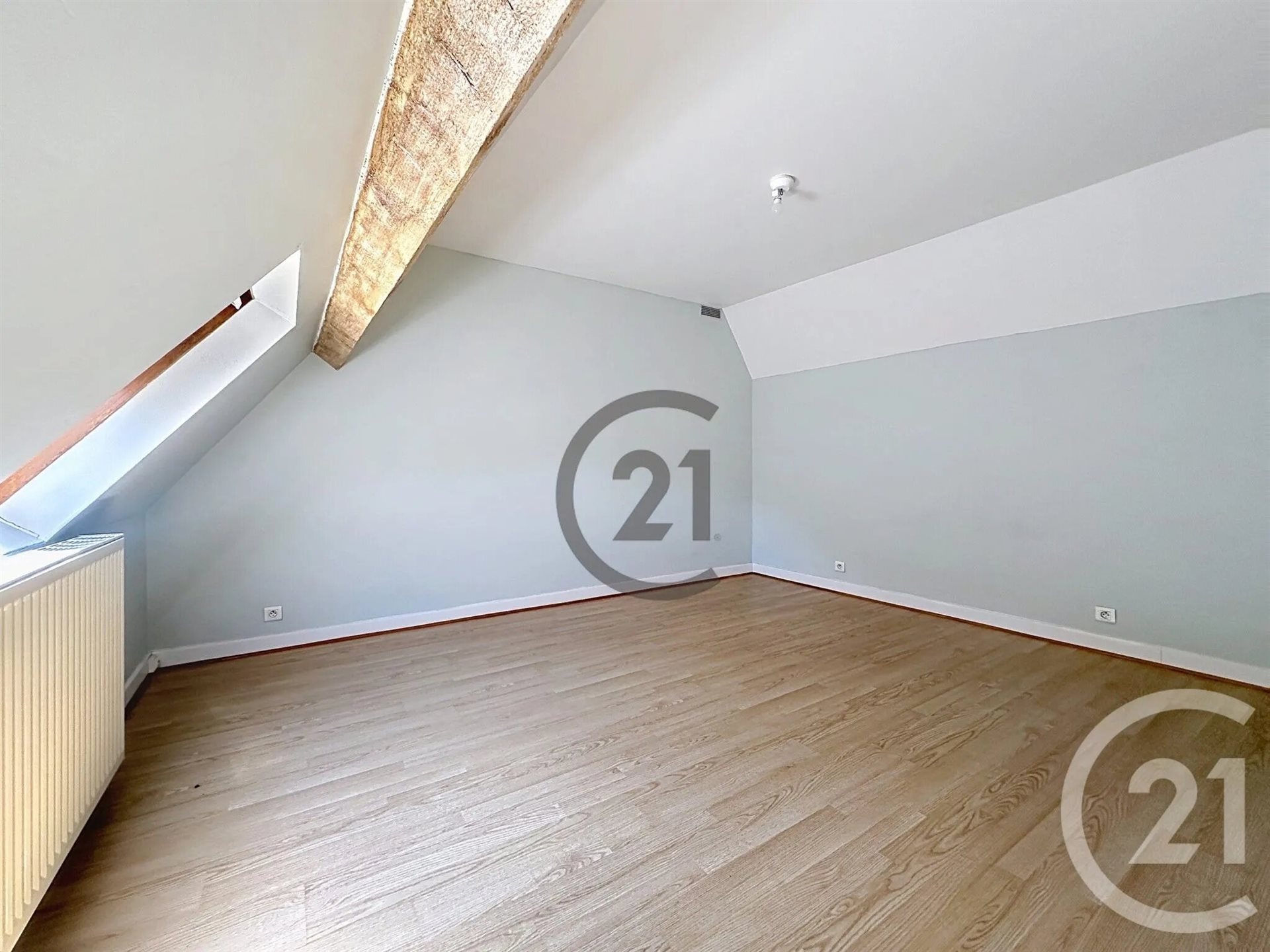 Appartement à louer, 59m², Saint-Julien-du-Sault