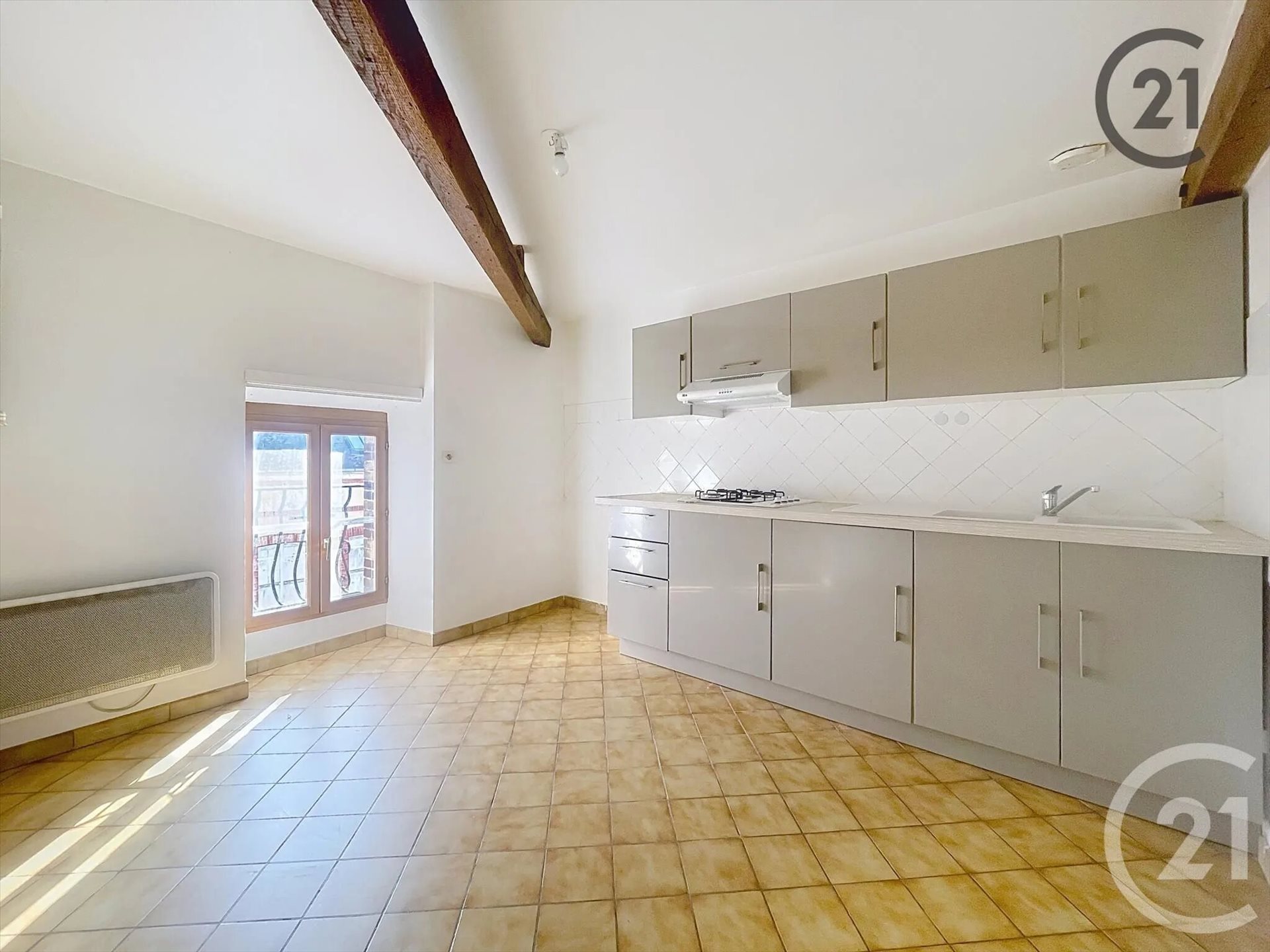Appartement à louer, 72m², Villeneuve-sur-Yonne