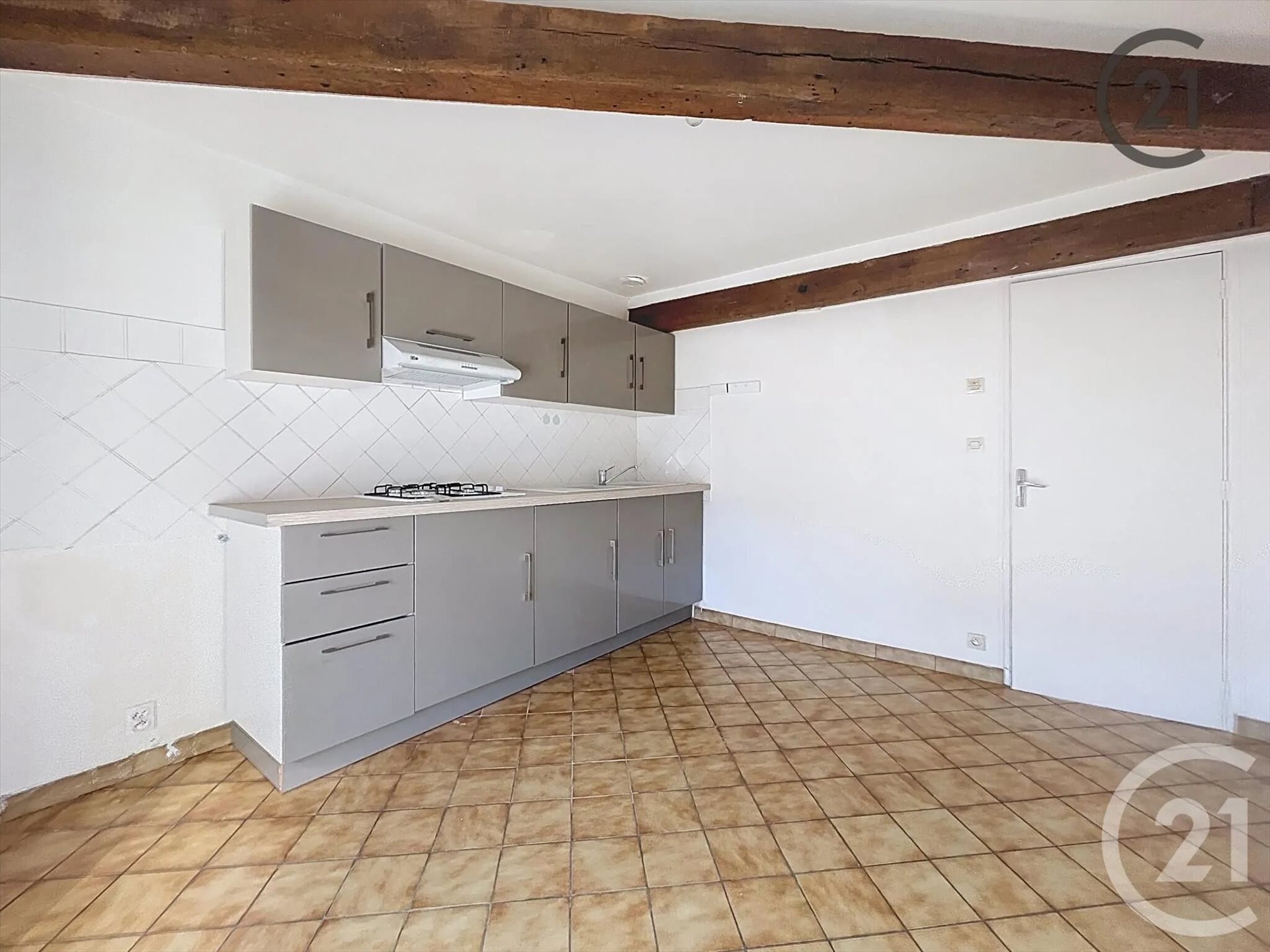 Appartement à louer, 72m², Villeneuve-sur-Yonne