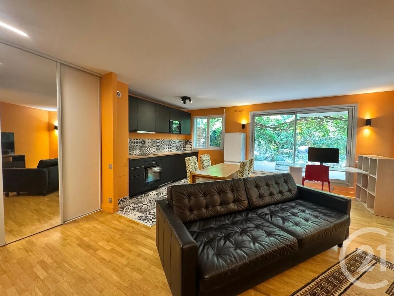 Appartement à louer, 49m², Suresnes