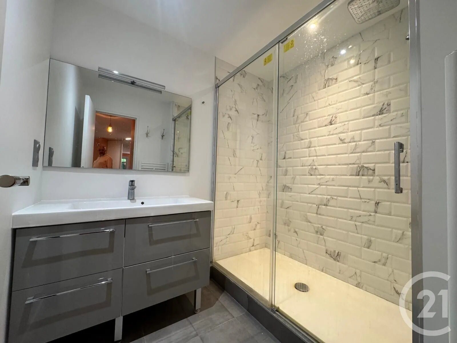 Appartement à louer, 49m², Suresnes