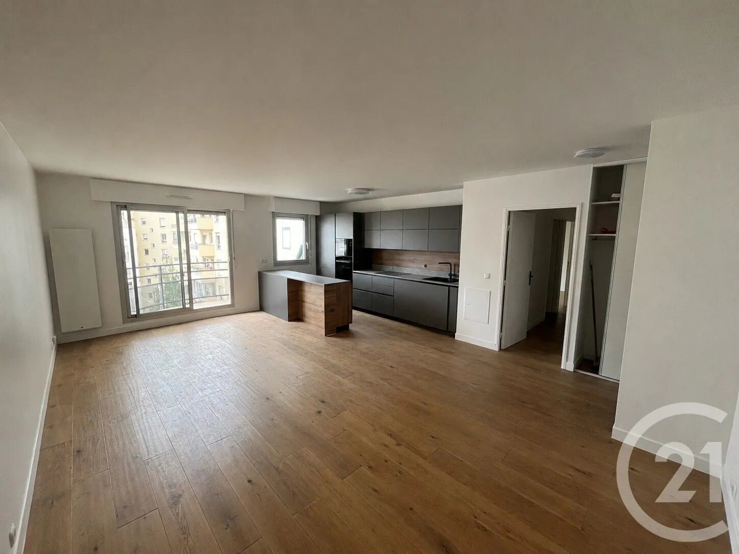 Appartement à louer, 67m², Courbevoie