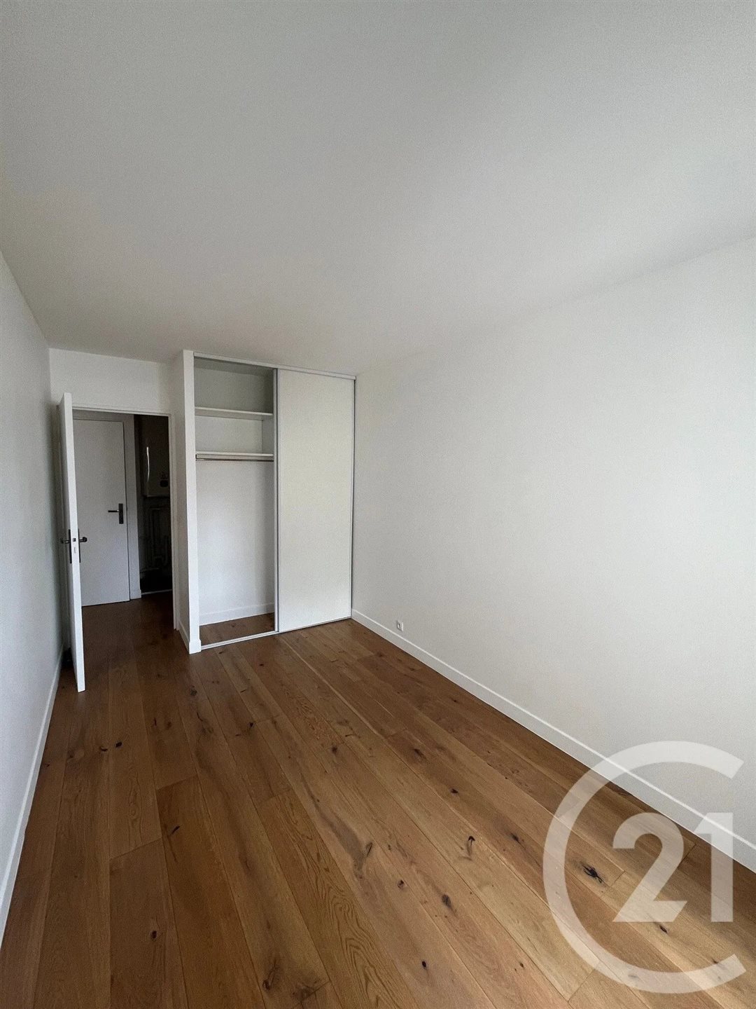 Appartement à louer, 67m², Courbevoie