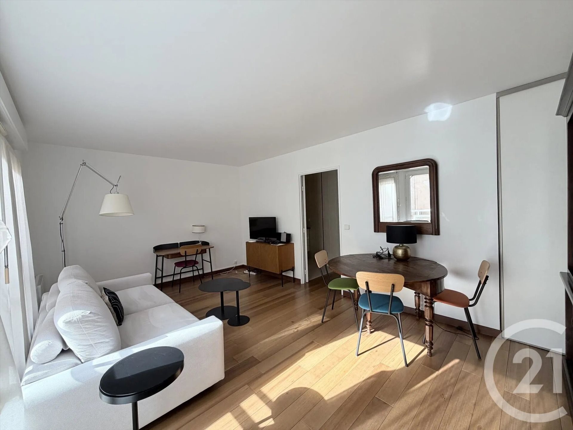 Appartement à louer, 45m², Suresnes