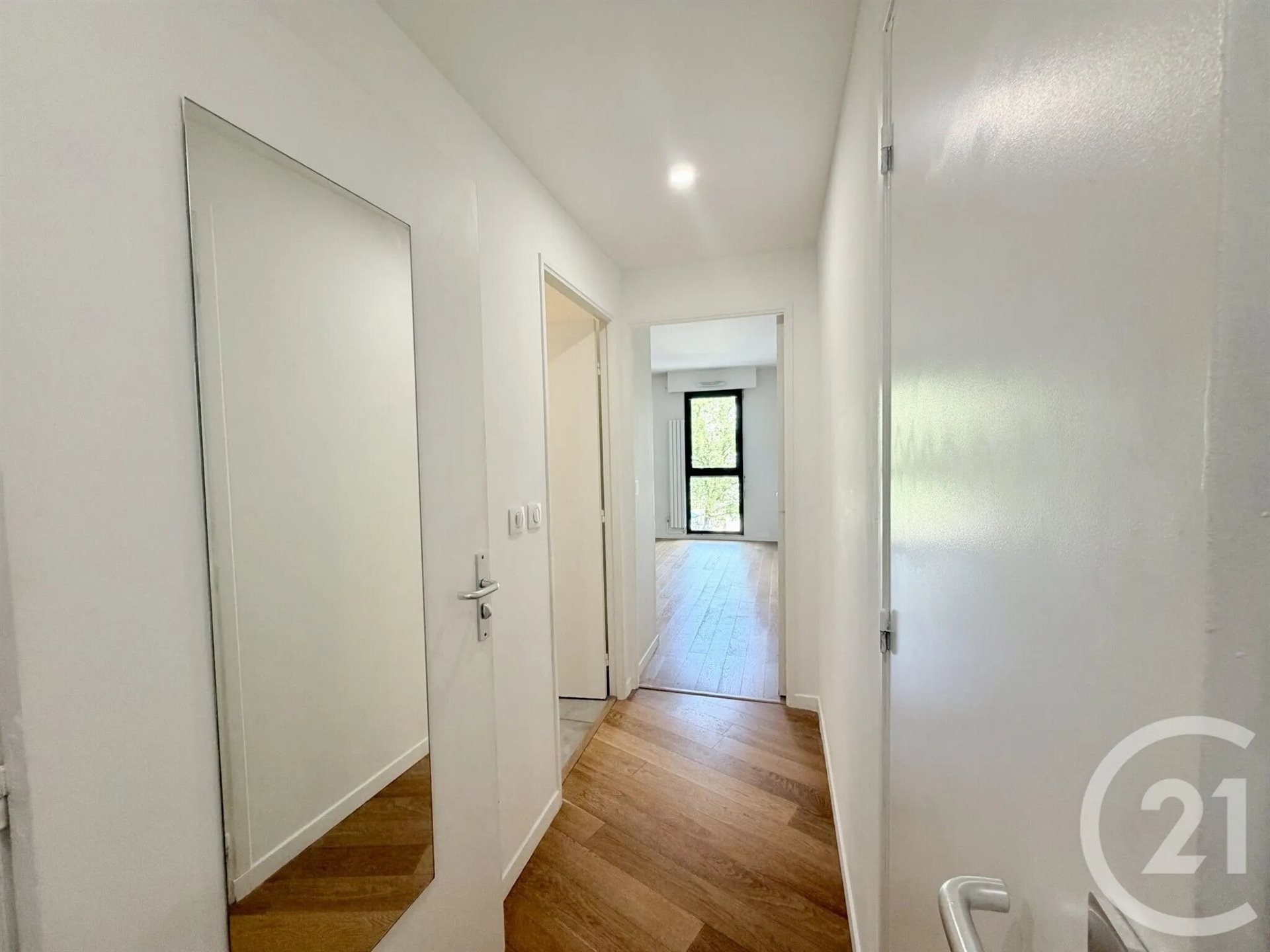 Appartement à louer, 82m², Suresnes