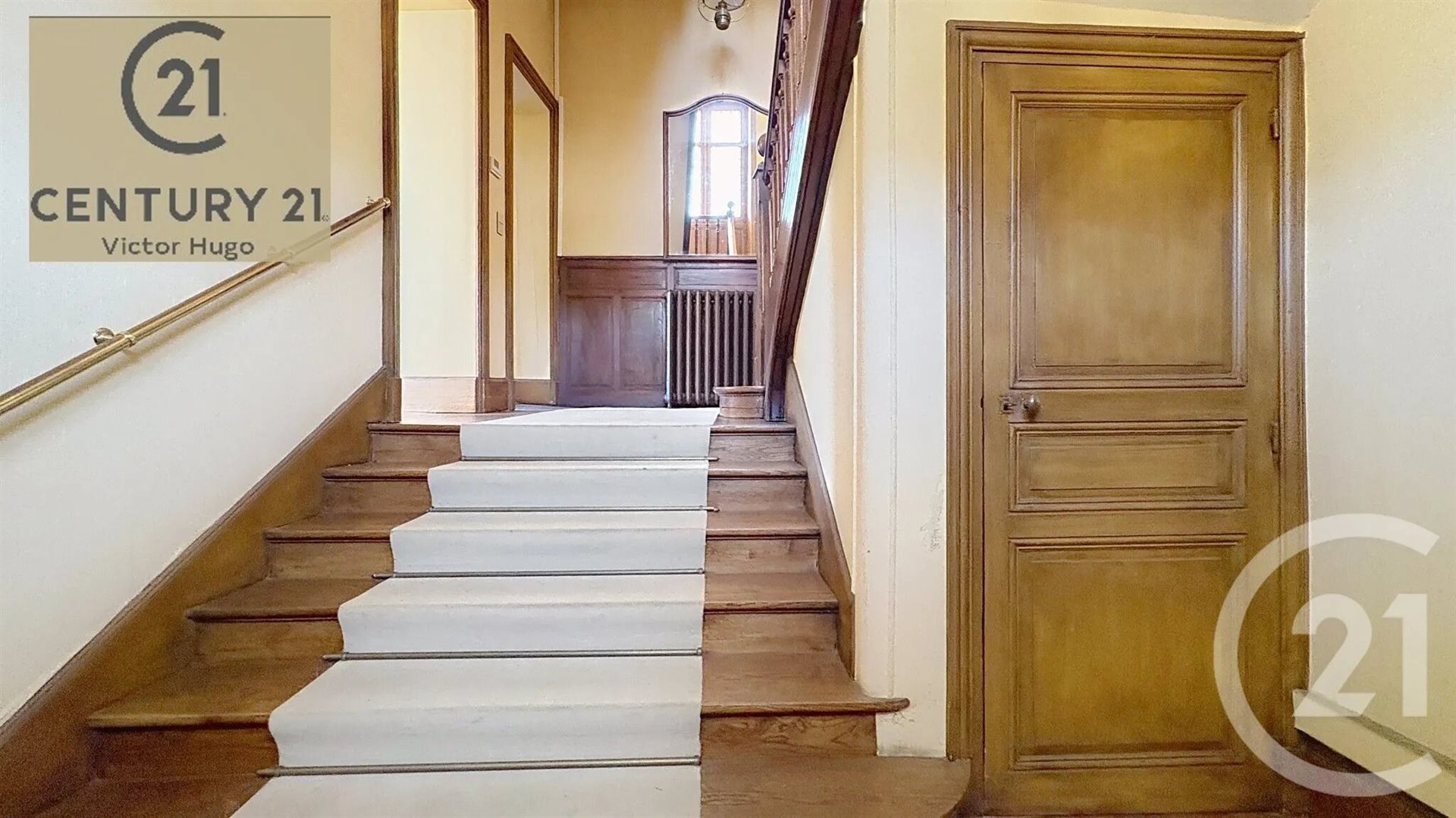 Maison à vendre, 242m², Saint-Victurnien