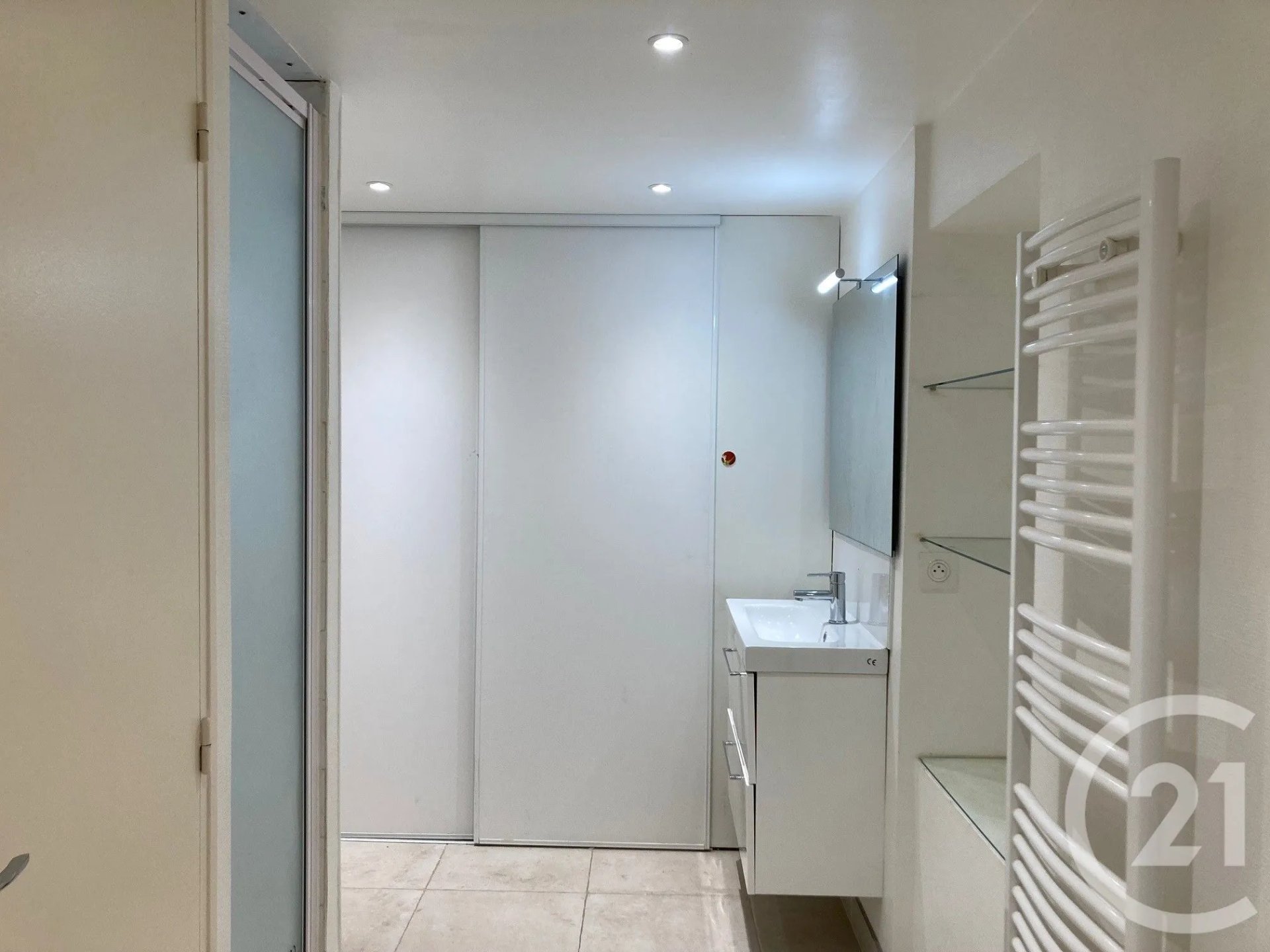 Appartement à louer, 34m², Suresnes