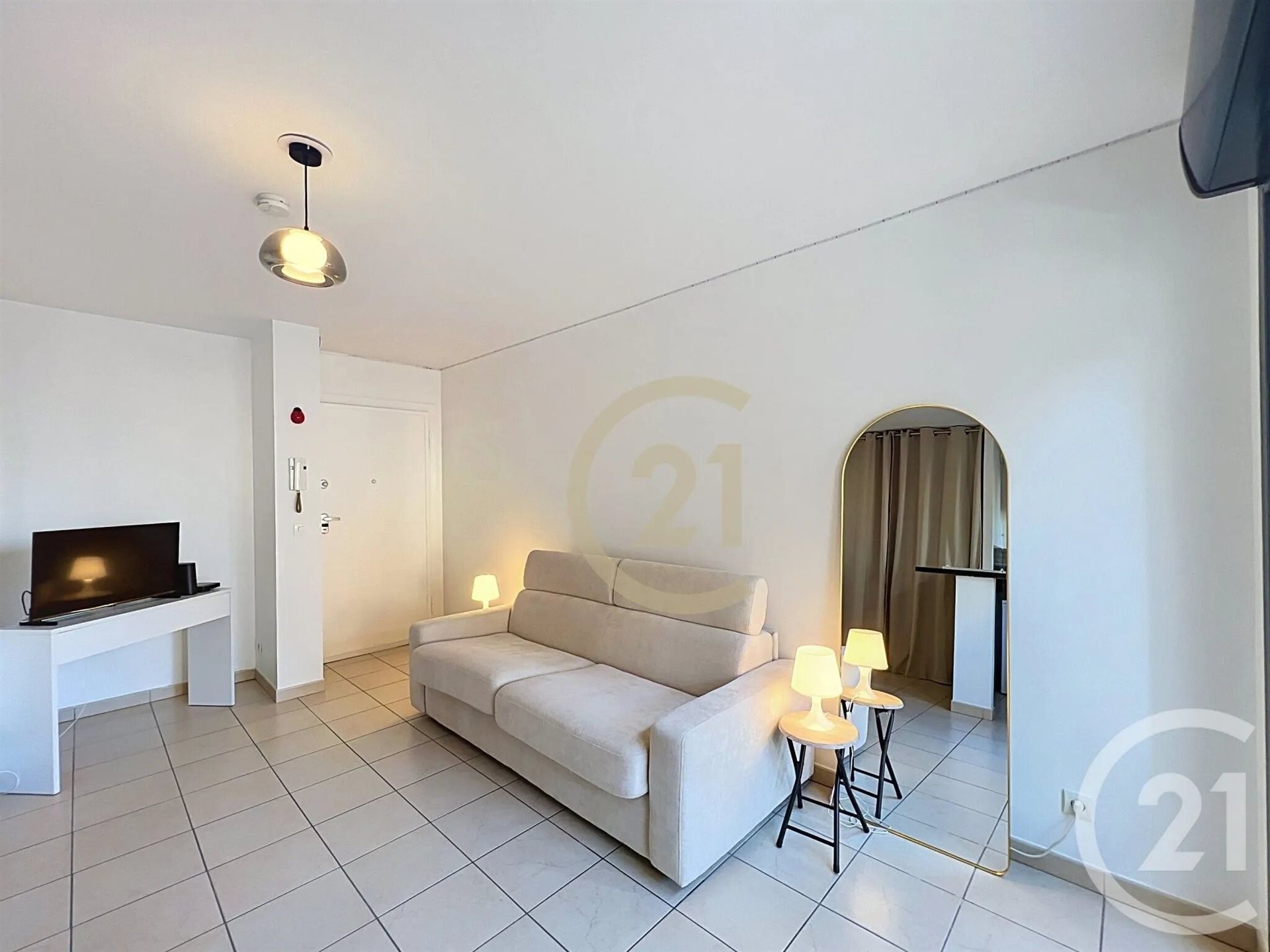Appartement à louer, 23m², Cannes-la-Bocca