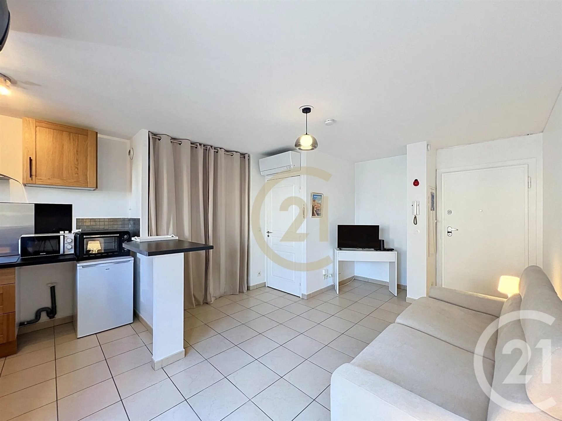 Appartement à louer, 23m², Cannes-la-Bocca