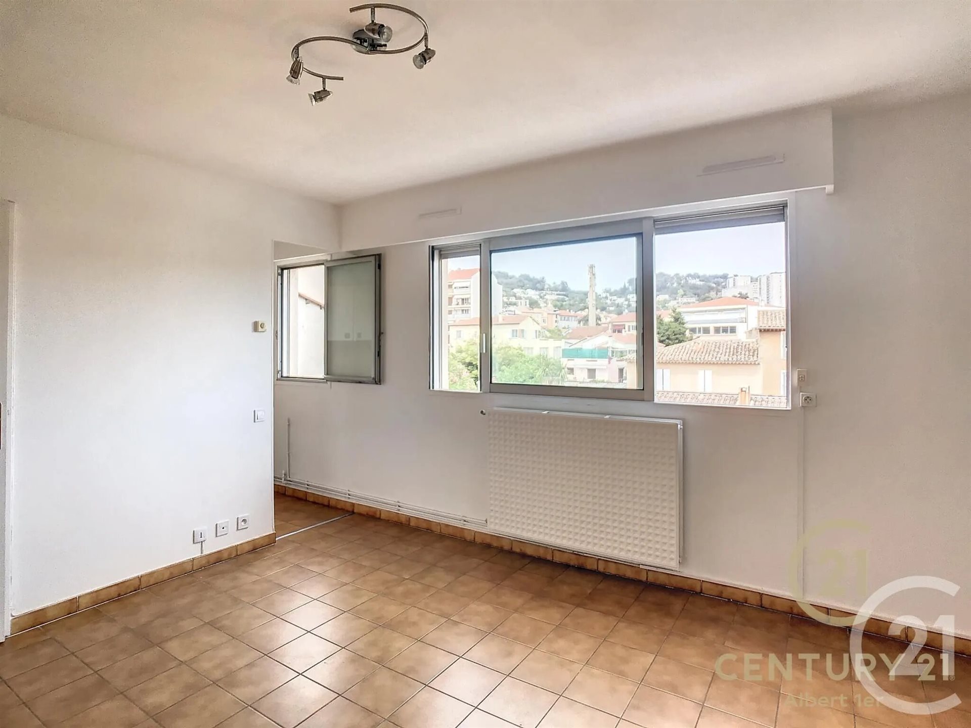 Appartement à louer, 22m², Vallauris