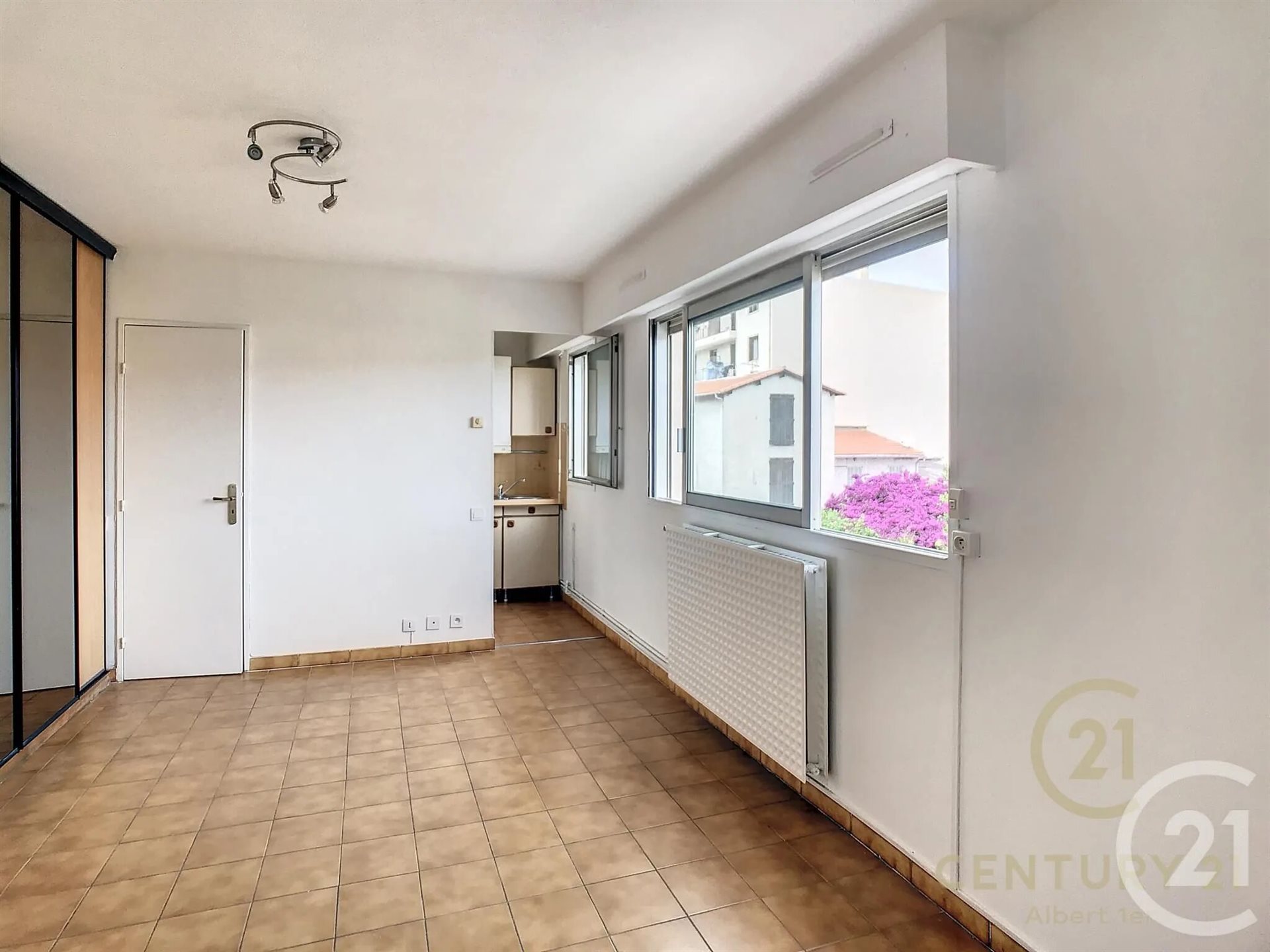 Appartement à louer, 22m², Vallauris