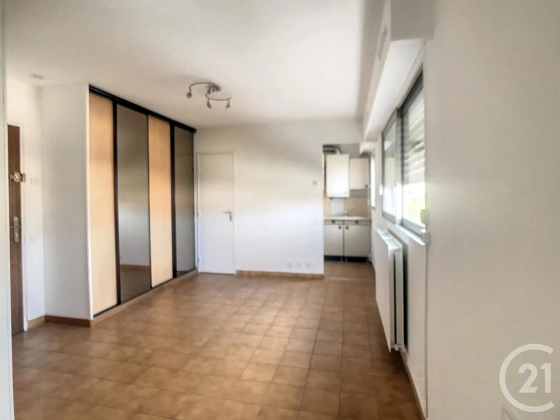 Appartement à louer, 22m², Vallauris