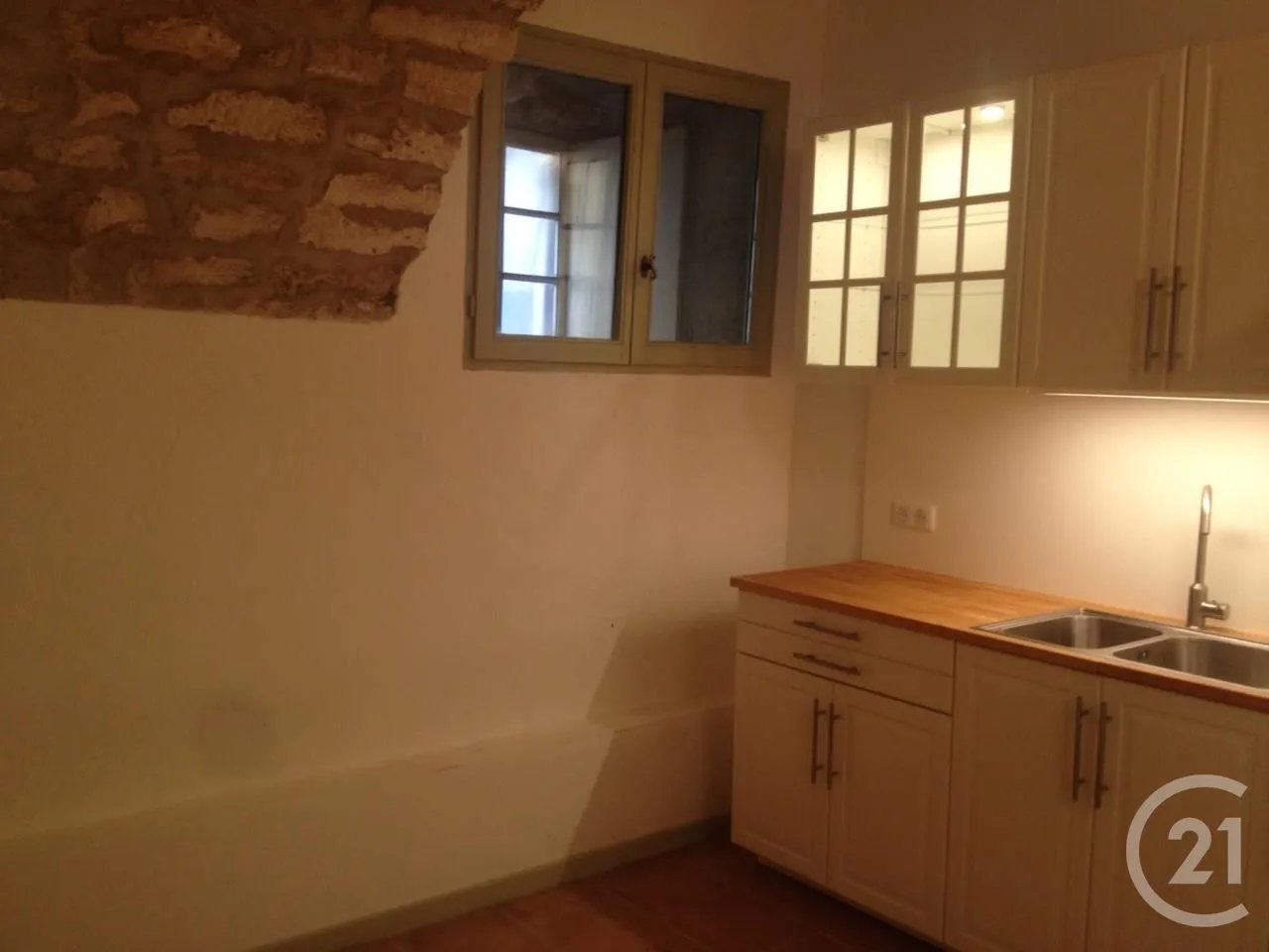 Appartement à louer, 81m², Montpezat