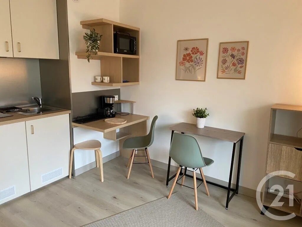 Appartement à louer, 18m², Arpajon-sur-Cère