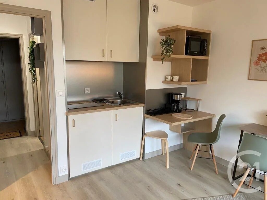 Appartement à louer, 18m², Arpajon-sur-Cère