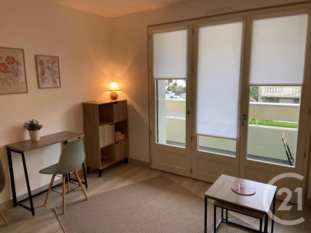 Appartement à louer, 18m², Arpajon-sur-Cère