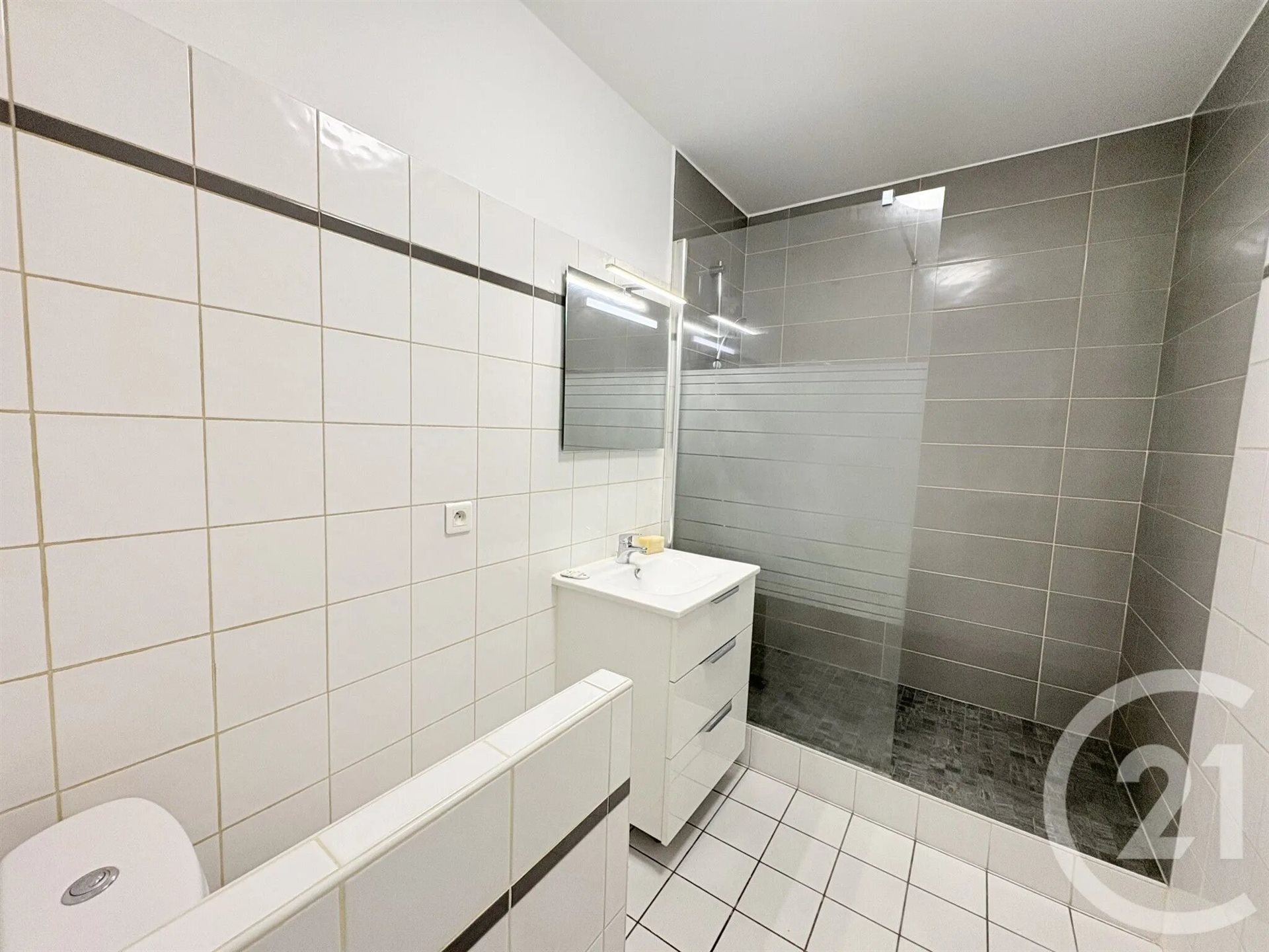 Appartement à louer, 30m², Suresnes