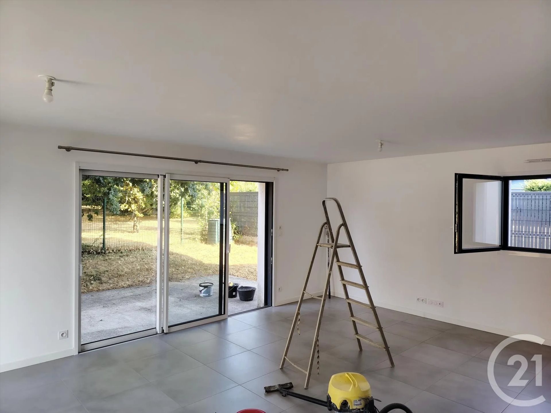 Maison à louer, 117m², Theix