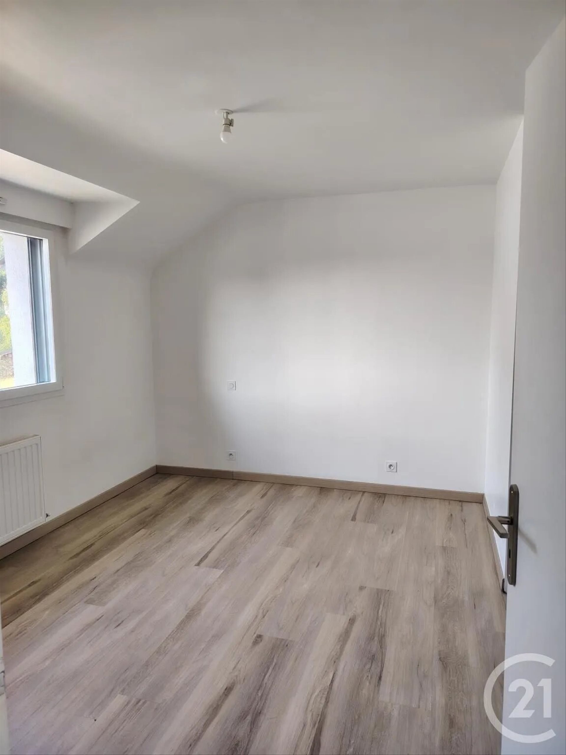 Maison à louer, 117m², Theix