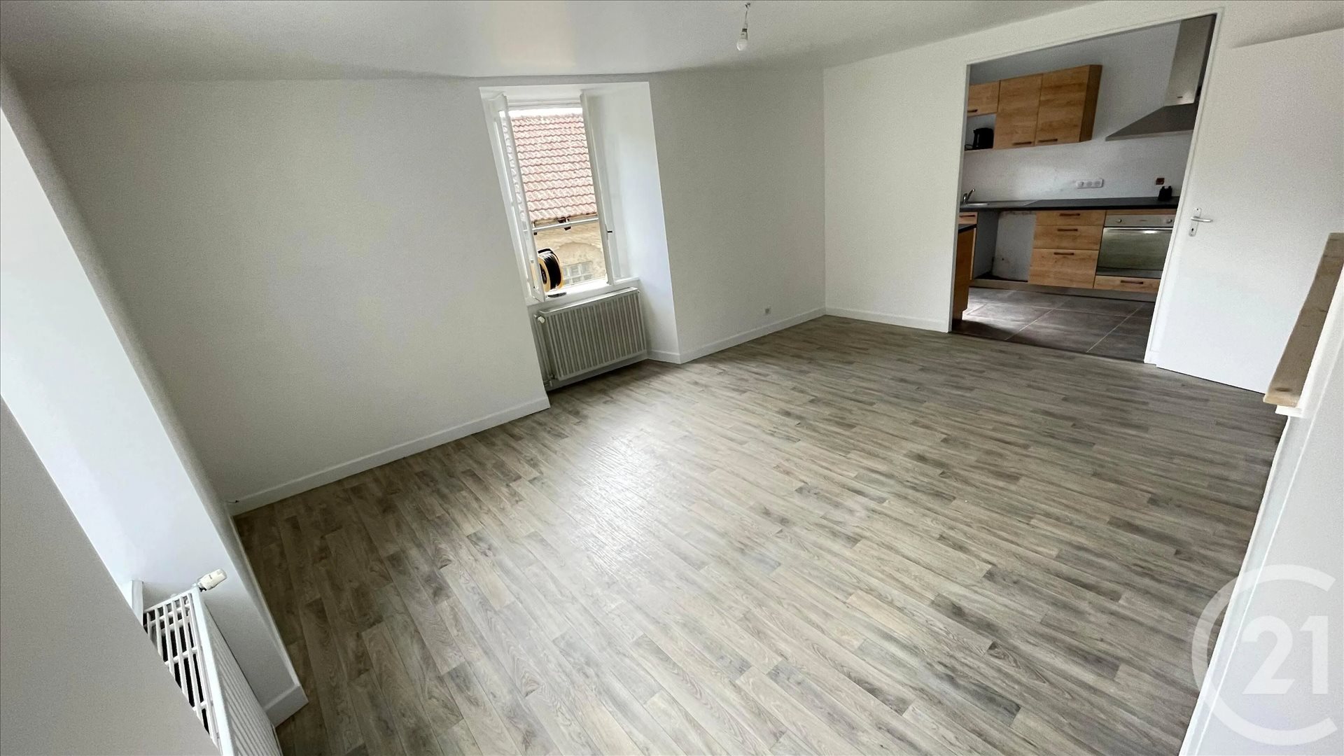 Appartement à louer, 71m², Jussac