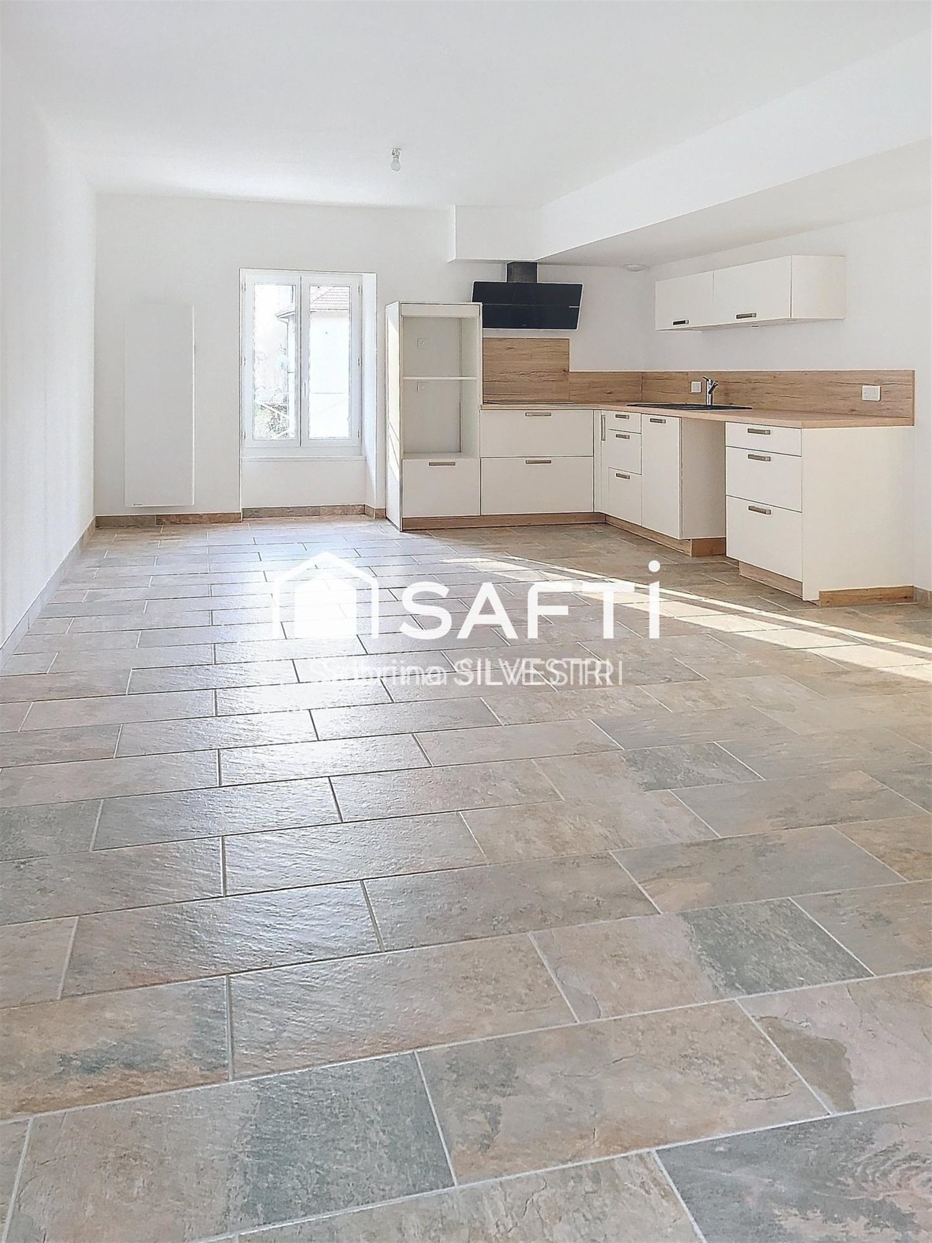 Appartement à louer, 108m², Saint-Geoire-en-Valdaine