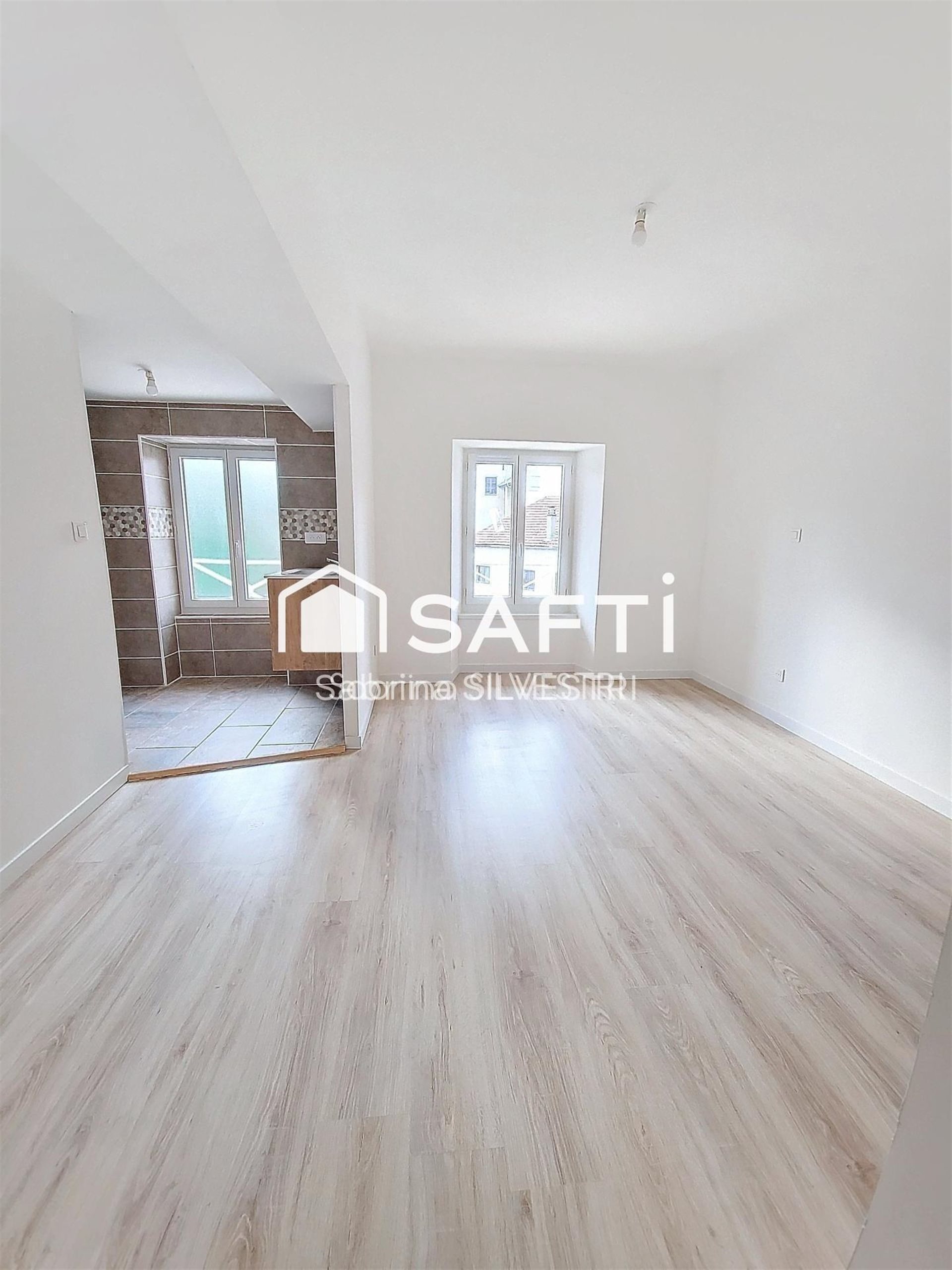 Appartement à louer, 108m², Saint-Geoire-en-Valdaine