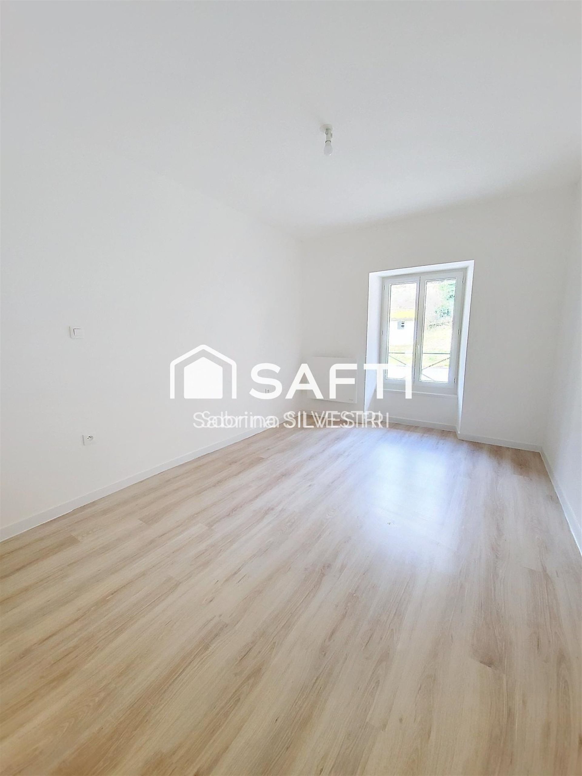 Appartement à louer, 108m², Saint-Geoire-en-Valdaine