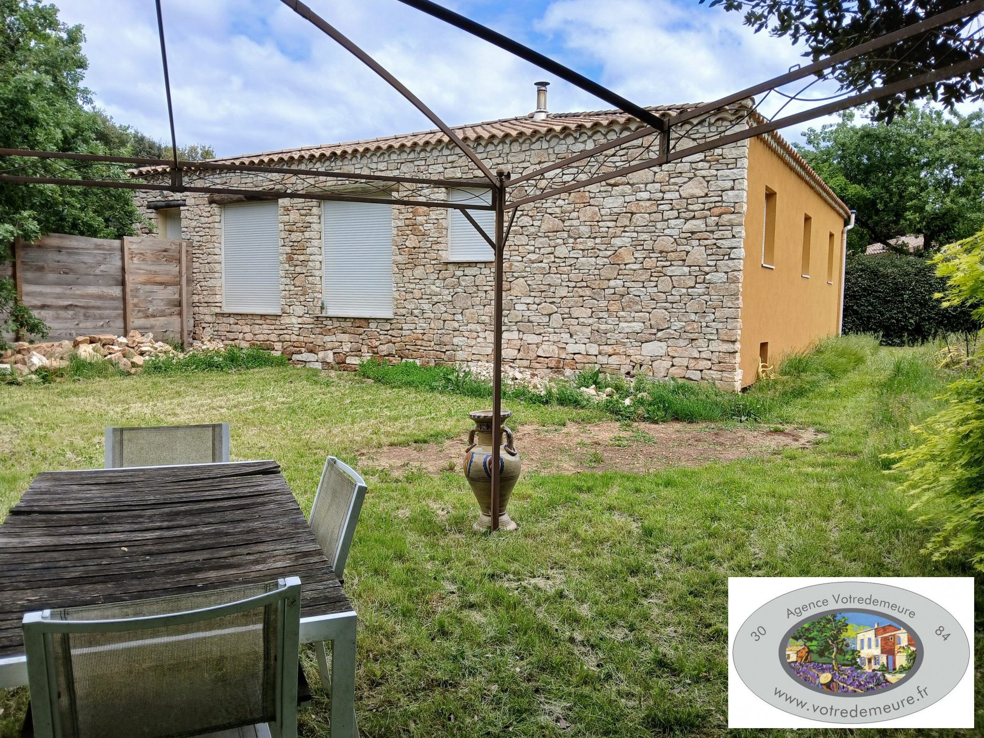Maison à vendre, 4m², Montclus