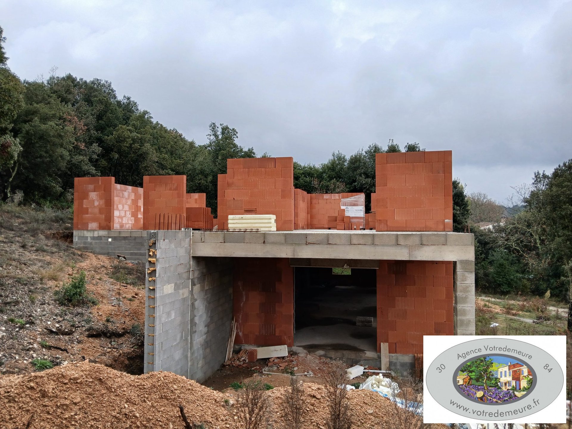 Maison à vendre, 4m², Montclus