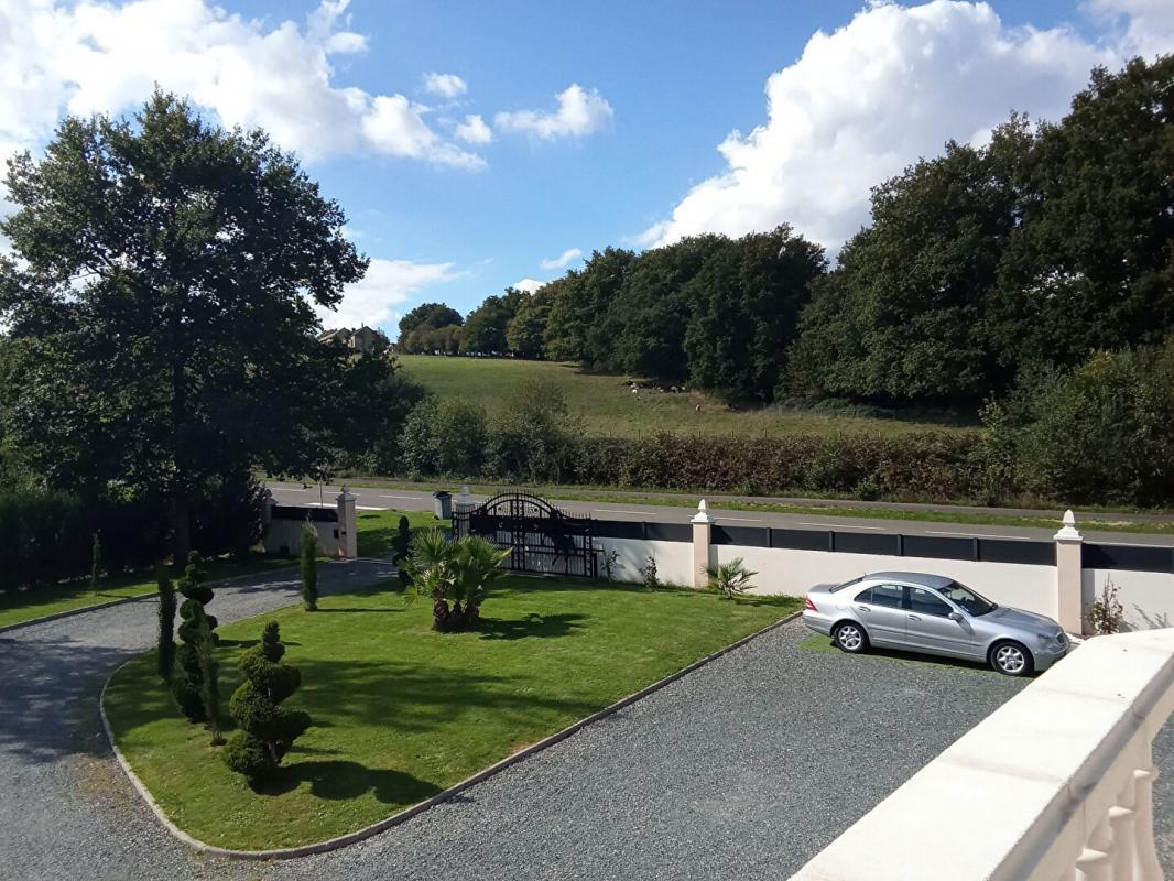 Maison à vendre, 228m², Le Genest-Saint-Isle