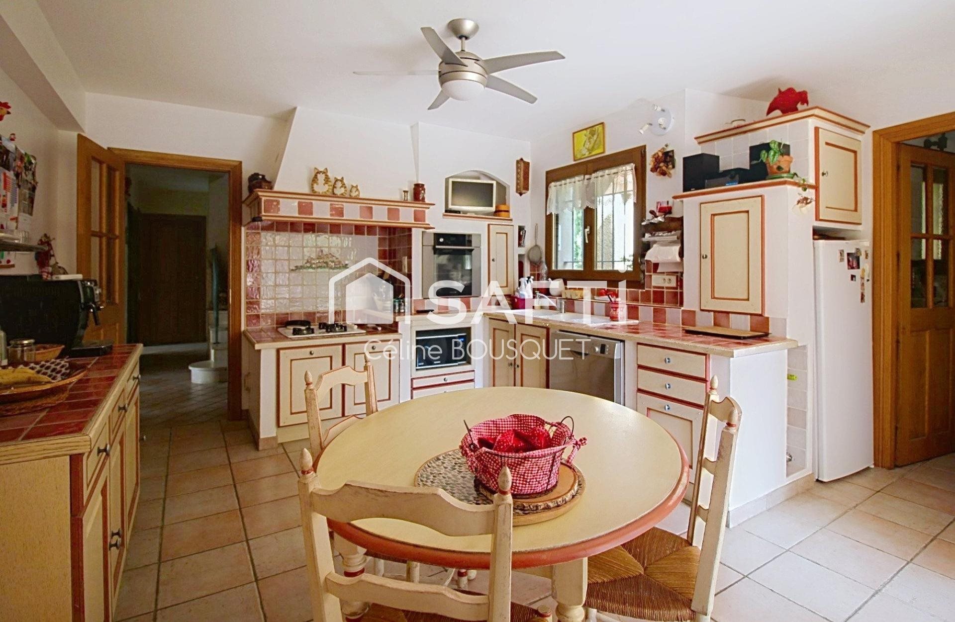 Maison à vendre, 183m², Nîmes