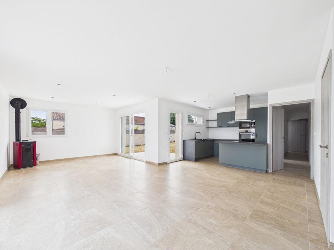 Maison à vendre, 113m², Lusignan