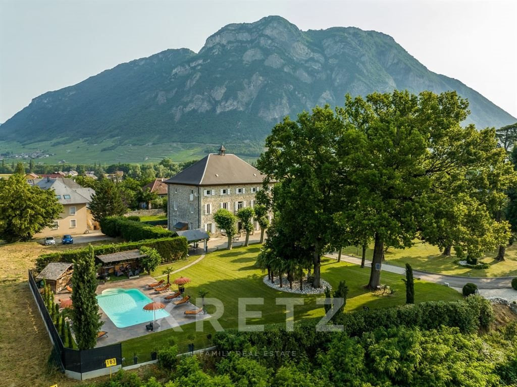 Maison à vendre, 855m², Porte-de-Savoie