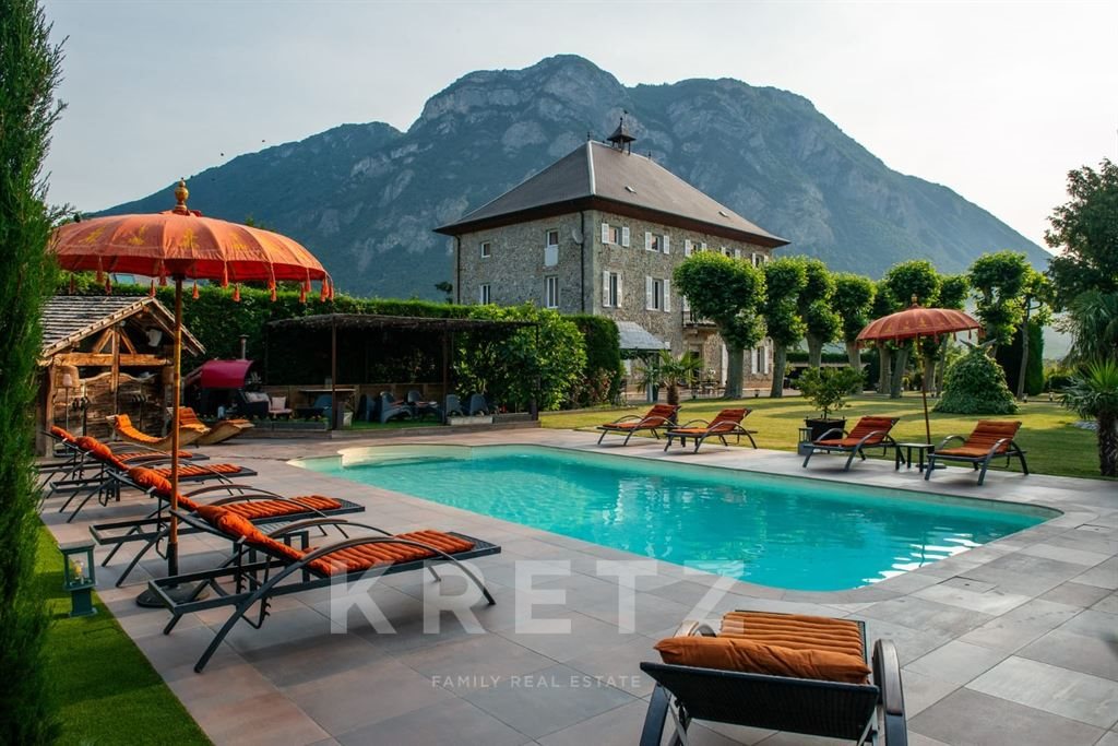 Maison à vendre, 855m², Porte-de-Savoie