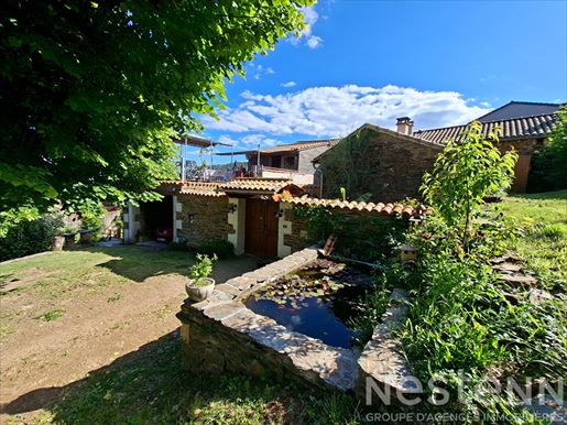Maison 10 pièces 187 m² · à Sainte-Cécile-d'Andorge · 187 m² · 420 000 €