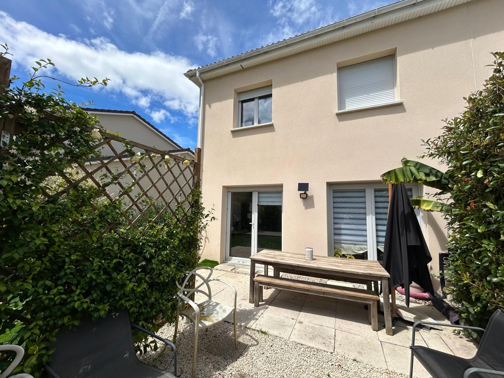 Maison à vendre, 97m², Pont-Evêque