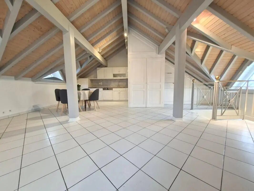Appartement à louer, 60m², Saint-Cergues