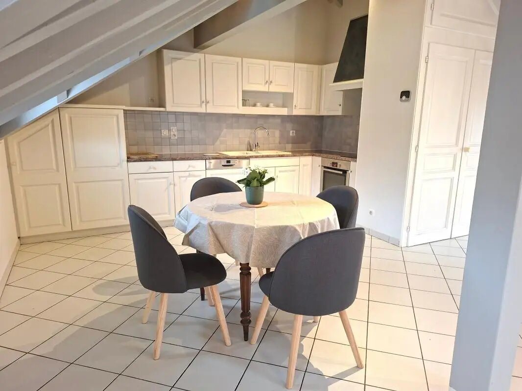 Appartement à louer, 60m², Saint-Cergues